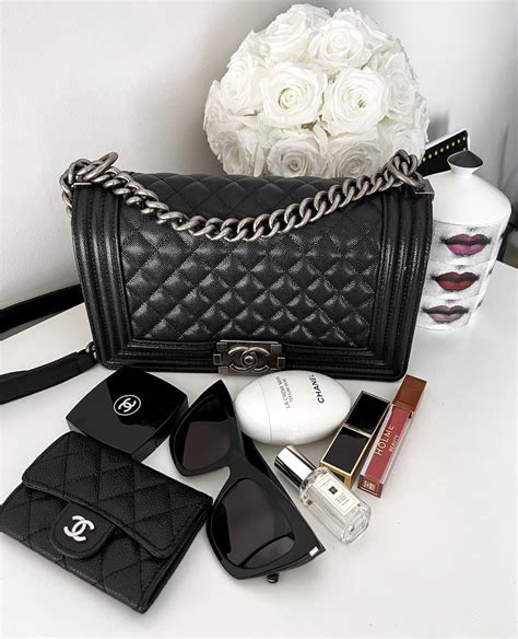 boy bag chanel prezzo fibbia oro|Chanel boys bag size.